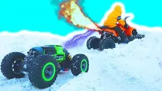 Baby biker Stuck in the Snow Супер Лев и Приключения на Квадроцикле