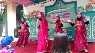 SDI Surya Buana,Gembyar Mail is.Tari sepohon kayu