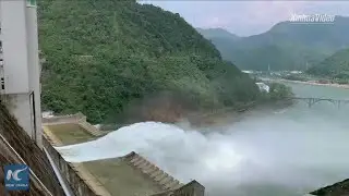 Largest flood control project in E China closes sluice gates as water level drops