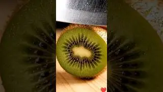 Perfect kiwi slice ASMR