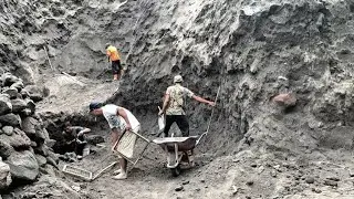 Human Power vs The Mountain &ndash; True Grit Mining!