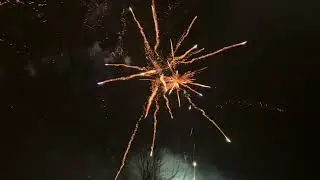 Vuurwerk molukse wijk 2 Nijverdal. ARS pirotecnia TASMANIA en Triplex yhw 902. 2024-2025