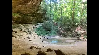 Hocking Hills State Park: Hike Ash Cave to Cedar Falls