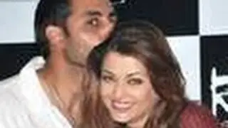 Abhi -- Ash Caught Getting Cosy
