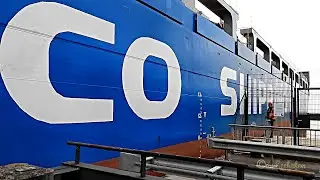 Schleusung Schwerlastfrachter TIAN YOU heavy load carrier hauling with tugs Emden BOKI IMO 9823625