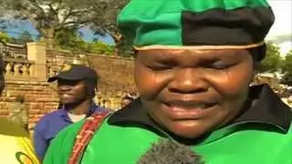 Emotions Run High As South Africans View Mandela's Body