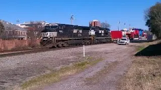 NS 053 w/ WECX 800 Schnabel Car