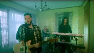Traceless - Wrong With Me (Official Music Video)