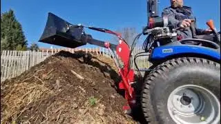 Zadní nakladač na malotraktor