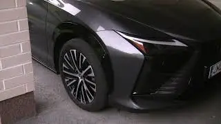 Lexus RZ Remotepark