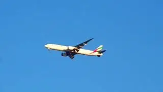 Emirates B777 STEEP turn duning approach to Athens