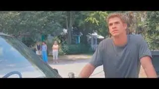 Liam Hemsworth/Rosie Huntington-Whiteley - she doesn't mind. 720p