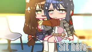 Sit here // Lila x Marinette // Lilanette // Re-upload // Meme // Trend // Original? // Katie uwu 💝