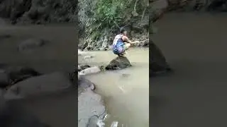 pamingwit sa bukid gamit ang kawayan #viralvideo #fishing #fishingvideo #follow #fishinglife