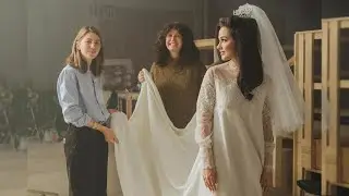 The original wedding dress of Priscilla Presley was never seen in person by the costume designer...