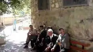 zenan bingol kigi yayladere zeynelli köyü cami önunde sohpet