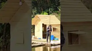 Beautiful Girl Sets Fish Traps Under Floating House & Builds a Rustic Shelter in the Wild #s