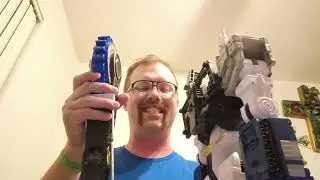 Transformers Legacy Titan class - Cybertron Universe Metroplex