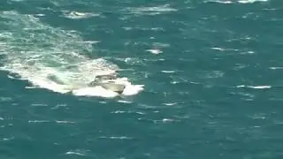 Capri, motoscafo affronta il mare agitato e la tempesta di vento