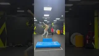 Gainer backflip 🤸&zwj;♀️#gymnast #gymnastic #flip #shorts #parkour #gainerflip #foryou #viralvideo #gym