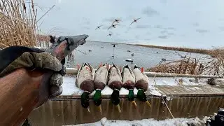 Big Water Duck Hunting in a Whiteout Blizzard! 