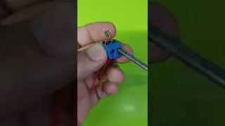 🔥Rozpalić ogień JEDNĄ baterią?! Ta sztuczka survivalowa rozwali Cię na kawałki! 🪵