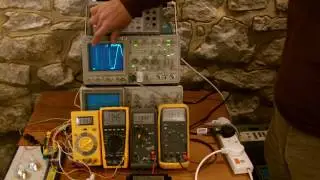 Demonstrating why you can get bad voltage readings on electronic transformers