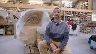 Thomas Dambo bygger trolde i Kiri-træ