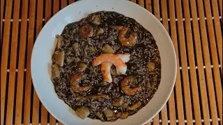 Arroz negro con calamares y langostinos. EN OLLA EXPRESS.