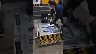 Blue-light 3D scan on a Porsche Automotive Mold
