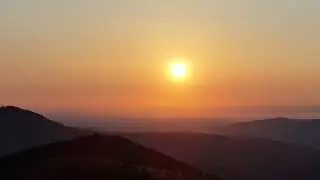 Dans cette vid&eacute;o 4K, d&eacute;couvrez #LaHauteLoge, un sommet magique des #Vosges au #coucherdesoleil