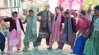 पहाड़ी संस्कृति झोड़ा चाचरी 👆🙏 पहली बार देखा इतना बड़ा खेल 