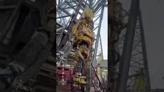 Drilling platform winch carrying personnel; Offshore oil drilling #oilfield #oil #oilwell #drilling