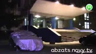 Куда под революционный шумок исчезают элитные авто Януковича? - Абзац - 20.03.2014