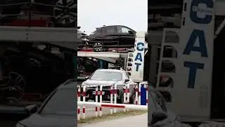 Около 6 тыс новых дорогих автомобилей скопилось на парковке на севере немецкого Эссена
