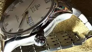 Omega M&aacute;ster Chronometer Annual Calendar 