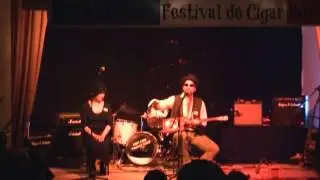 BSA French Cigar Box Guitar Festival 2013 - #1/2