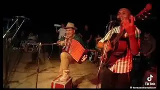 ROJITAS EL CHAQUE&Ntilde;O - junto al guitarrista del grillito en chaco 