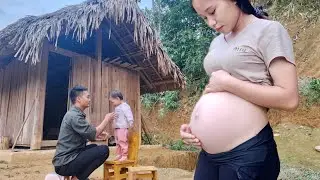Life of an 8-month pregnant mother Off the Grid with her husband and daughter