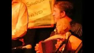 The Tin Sandwich band with Des Dillon (puppet).avi