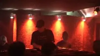 DJ Fiction - mc's Pase, Strike & Quazza @ funkshop 2005 adelaide pt4