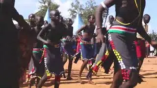 SOUTH SUDAN TRADITIONAL DANCE by Loor Warrap