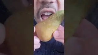 ASMR Pear crunchy eating sounds mukbang #youtubeshorts  #shorts