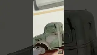 Blu tac masking for the Gecko models 1/35 Bedford truck.  #scalemodel #paintingtechniques  #135scale
