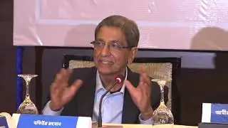 প্রথম আলো আয়োজিত এই গোল টেবিল বৈঠকে আলোচকরা AMIR KHOSRU