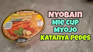 Myojo Thai Tom Yam Noodle Cup Preparation (Spicy) - Vlog #479