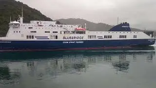 NEAR MISS!!! Bluebridge ferry Connemara almost collides with Interislander in Picton harbour!!!