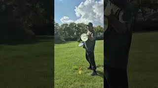 AI selects my 🔵 for a round #8  FINALE 🤷&zwj;♂️  #discgolf #comedyshorts