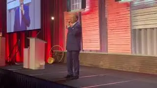 Joe Minnella singing the National Anthem  at The Nation's Capital 10/28/2019