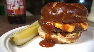 Chicago&rsquo;s Best Burger: Mars Cheese Castle